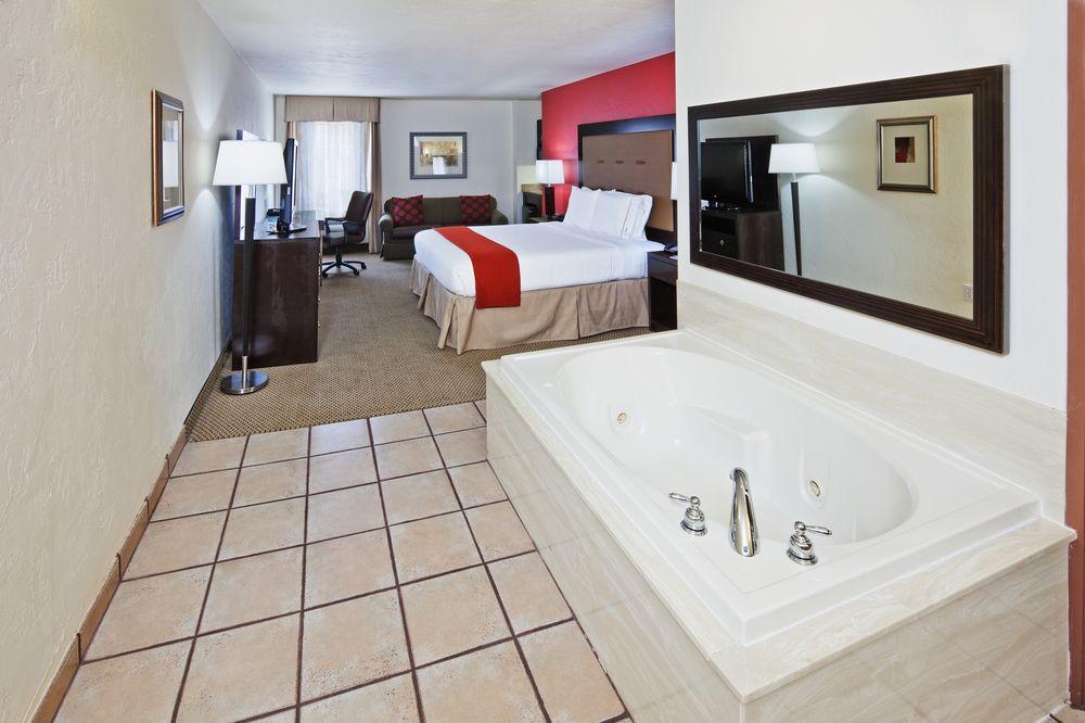 Express & Northwest By Ihg 2* Oklahoma City