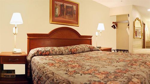 Express & Northwest By Ihg Oklahoma City