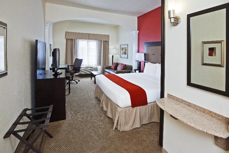 Express & Northwest By Ihg Hotel 2*
